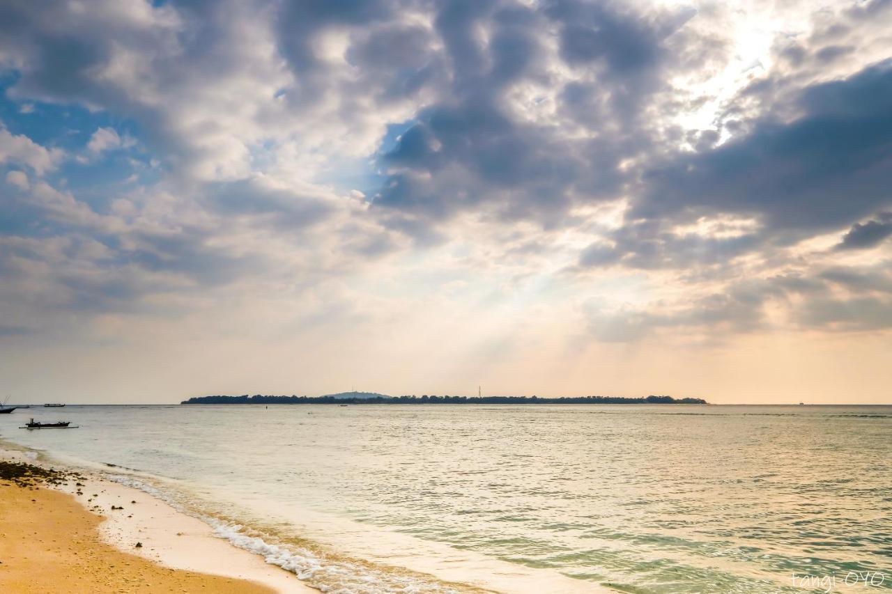 Oyo 1991 Pondok Wahyu Gili Trawangan Buitenkant foto
